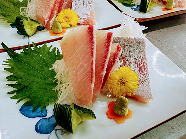 カンパチの刺身